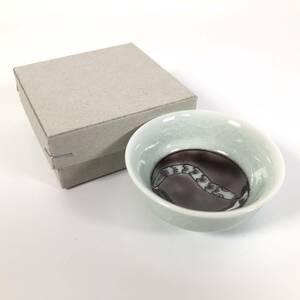 ★九谷焼 芳山 茶碗★ 食器 陶磁器 箱付き 和食器 伝統工芸 NK3007