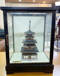 ■建築模型■ 国宝薬師寺 東塔 縮尺 1：１００ 組立済 ケース付き 中古品 店舗引取限定品 一部パーツ不良あり