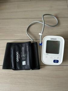 オムロン OMRON 自動電子血圧計 オムロン上腕式血圧計 HCR-7104