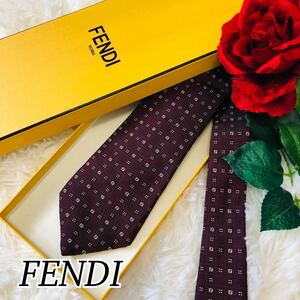 FENDI フェンディ メンズ 男性 紳士 ネクタイ ブランドネクタイ 総柄 ズッカ柄 ズッカ ボルドー ビジネス 結婚式 通勤 美品 剣先 9cm