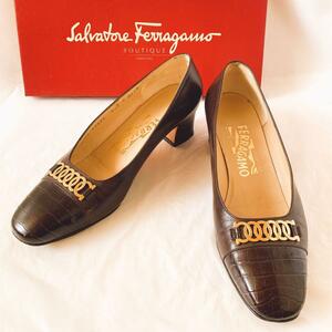 美品　フェラガモ　ferragamo 23.5cm パンプス　レディース　ブラウン　ガンチーニ　23　レザー　ヒール　靴　婦人靴　ゴールド金具