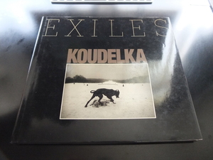 Joseph Koudelka「Exiles」写真集 ハードカバー 1997年刊 ジョセフクーデルカ Thames & Hudson Josef Koudelka (著), Robert Delpire (著)