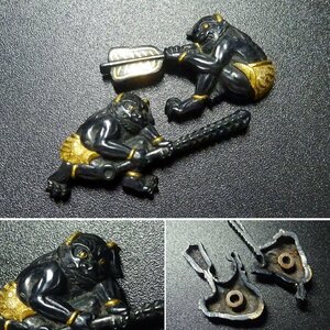 秀逸 刀装具 鬼に金棒軍配図目貫 無銘 赤銅地 容彫 金色絵 侍 SAMURAI TSH10 【検 鐔鍔縁頭小柄笄