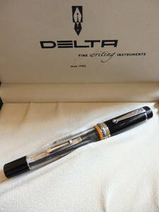 ◆【希少】DELTA　デルタ　特別限定万年筆　コロッセウム・デモンストレーター万年筆　ペン先：18K750ソリッドゴールド M