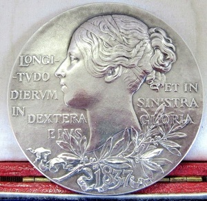 1897年 英国 イギリス ビクトリア女王 60年周年 ダイヤモンドジュビリー 55cm 大型 銀メダル 銀貨 箱付き 55cm アンティークコイン 銀貨