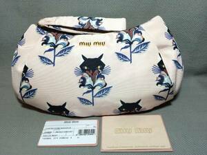 新品 ミュウミュウ ネコポーチ miumiu クラッチ 猫 マドラス ピンク バッグ