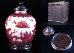 ガレも愛した清朝皇帝のガラス　１８世紀　中国製　乾隆ガラス　白地紅被せ人物風景文　飾り壺