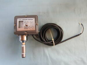 SMC PRESSURE CONTROLS IS2761-103L9 動作表示灯付圧力スイッチ