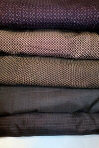 壱月2595 すべて本絹西陣織紬銘仙 男着物５着セットКサイズいろいろですが着用可能です 柄の染物です
