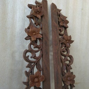 【送料込み】紫檀　透かし彫り飾り板1対　管理番号（1507）デッドストック　木製彫刻　生地仕上　