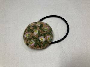 手刺繍 総刺繍 ハルジオン 花 hana ヘアゴム ハンドメイド 一点物