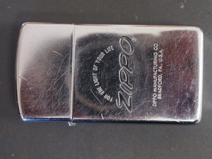 レア物 定番 ジッポー ZIPPO 1982年 スリムケース エンブレム ＼＼＼＼の＼＼＼＼ インサイドユニット 記載無し 管理No.10168