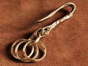 真鍮 飾りツリバリフック キーリング (アラベスク Lサイズ シャックル仕様）：ダブルリング キーホルダー 釣り針 釣針 つりばり 唐草模様