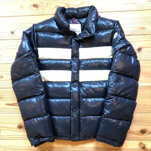 MONCLER ダウンジャケット　1