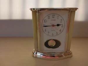 当時物　レトロ　シチズン　CITIZEN　リズム時計　置時計　置き時計　インテリア　QUARTZ　クォーツ　飾り物　置物　ヴィンテージ　P