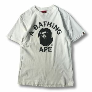 《良品◎》A BATHING APE アベイシングエイプ BAPE ベイプ★イラスト*ロゴ*半袖Tシャツ*カットソー*ホワイト*サイズS(MS2890)◆S60