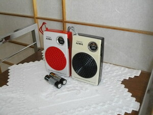 レトロ・実用　1977(昭和52)年ころ　AIWA　AR-777（赤、黒）シンガポール製ＡＭ専用６石ラジオ（分解洗浄、部品交換整備品、電池２本付）