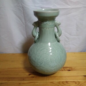 青磁中国龍泉窯花瓶