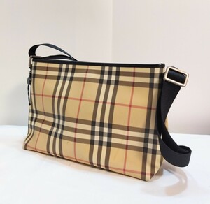 【Burberry　LONDON】バーバリーロンドン　黒×ノバチェック 　PVC ショルダーバッグ ボディバッグ　斜めかけ　 008JLHJU31