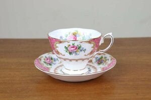 ロイヤルアルバート　レディーカーライル　デュオ　ティーカップ　ピンク　花柄　イギリス　ヴィンテージ　ROYAL ALBERT