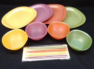 [未使用] Tupperware タッパーウェア 秋の食彩セット ４組セット 食器 キッチン アウトドア キャンプ 彩り プレート ボール 箸 食卓