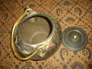 鉄製茶壺・鉄瓶（３４）