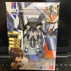 ［中古］バンダイ HCM Pro 1/200スケール ZGMF-X20A ストライクフリーダムガンダム 機動戦士ガンダム SEED DESTINY