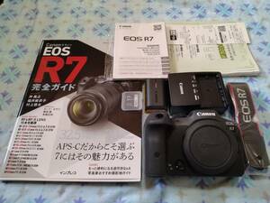 EOS R7 ボディ　Canon　EOSR7 キヤノン