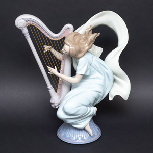 リヤドロ フィギュリン『The Harpist』