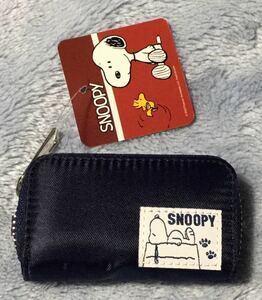 【スヌーピー】SNOOPY　ワッペン付き　ファスナーキーケース　ネイビー　新品　多分非売品