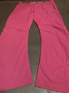 新品OAKLEY渋めのピンク、ロゴグレー（刺繍）ストレッチパンツ　サイズ36