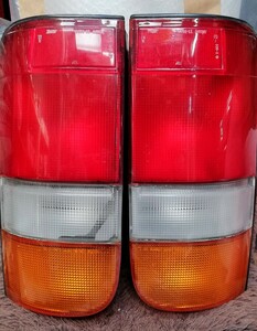 ハイエース　100系　テールランプ　左右セット 純正タイプ 社外品 トヨタ 赤 燈　ジャンク