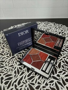 【限定】Dior　ディオール 　サンク　クルール　クチュール　683　ルージュ　サーガ　☆ 　赤　アイシャドウパレット 　