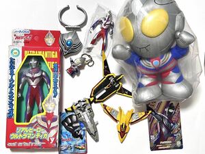 ウルトラマンティガ まとめ売り　ぬいぐるみ　ジャンク品　シール　カード　ガッツウイング　キーホルダー　フィギュア　ティガダーク