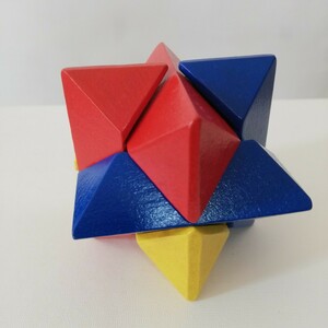 星型八面体 立体パズル 3Dパズル 木製 3色カラー 6cm [知育玩具 木製パズル ウッドオブジェ インテリア 星型 wooden 3D puzzle STAR]