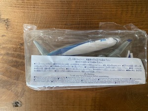 ANA　ミニモデルプレーン　３シリーズ　飛行機　フィギュア　JA03AN