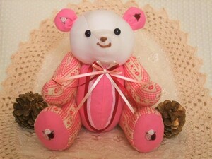即決●ハンドメイド　薔薇の刺繍のテディベア　ピンク&レッド　送料300円