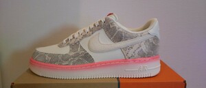 NIKE WMNS AIR FORCE 1 