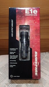 【美品】SUREFIRE E1e-HA Executive Elite 1セル3V 30ルーメン 旧ロゴ Z52スイッチ 元箱付　グレー　シュアファイア　検（3P 6P 