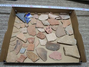 小型土器片等 主に弥生土器片 兵庫県東部の遺跡近くの川上がり 須恵器片1個と磁器片等も少しあり