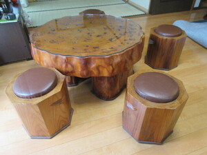 鹿児島発　　　屋久杉テーブル　　珍しい蓮　蓮根板　　　ガラス板付　　椅子4個付