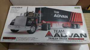 イマイ　IMAI 1/28 チーム　アドバン　トレーラートラック　マックスーパーライナー　TEAM ADVAN ラジコン搭載可能　未組立　箱痛み