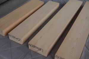 木曽桧 ヒノキ（天然材） 4本で11900円 大幅値引き 8年乾燥 角材 材木 木材 新品