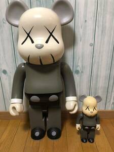 KAWS 1st カウズ ベアブリック be@rbrick 2002 1000% 400% ジャンク品　