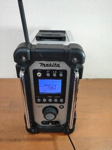 マキタ 充電式ラジオ MR102W 白 バッテリ・充電器別売　ACアダプタ付　動作確認済み
