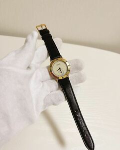 【美品　動作品】GUCCI 3000.2.M 腕時計　時計　ダークブラウンベルト　ユニセックス　男性用　女性用
