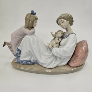 E13678(052)-611/IT18000　置物　LLADRO　リヤドロ　1606　【お姉ちゃまですよ】　陶器人形　インテリア