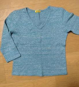 サイズ小さめM キラキラ可愛い ブルー系七分袖 カットソー