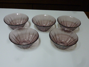 昭和レトロ　プレス ガラス 鉢 器 紫 すみれ色 ５.５ キッチン アンティーク インテリア ディスプレイ デザート 菓子