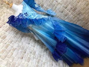 f15003■ロングドレス　衣装　オーガンジー　ブルー　フリル　グラデーション　ラメ　